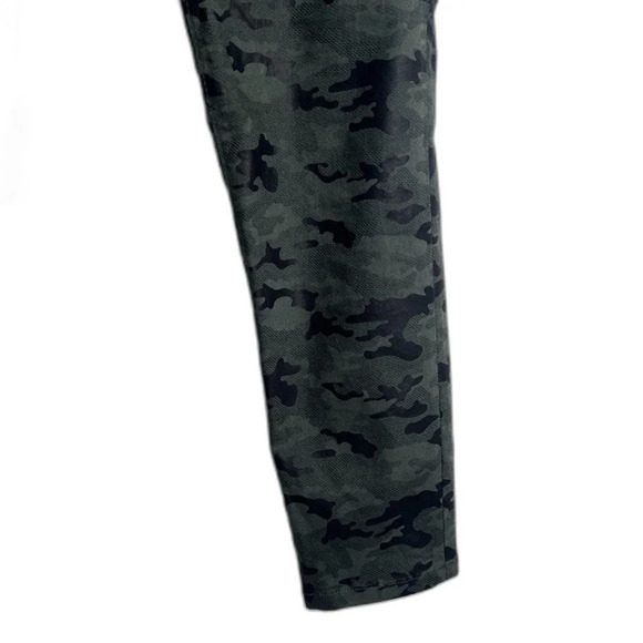 BEVY FLOG Camouflage Skinny Pants - Picture 9 of 12